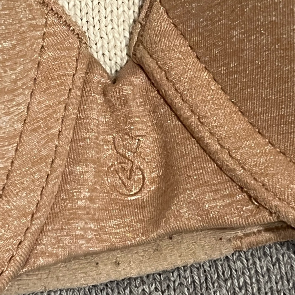 Victoria’s Secret VS 32DD Uplift Semi Demi Nude - Picture 2 of 6